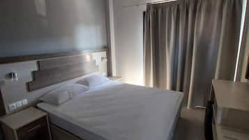 1 bedroom, in-room safe, free WiFi, bed sheets