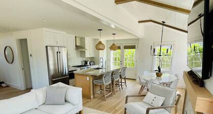 Charming new construction 4br cottage in town