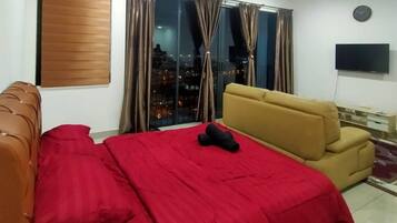 1 bedroom, desk, iron/ironing board, WiFi