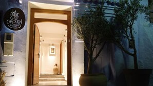 Unclassified image, 2 of 26, button - La petite Chefchaouen (Chefchaouen)