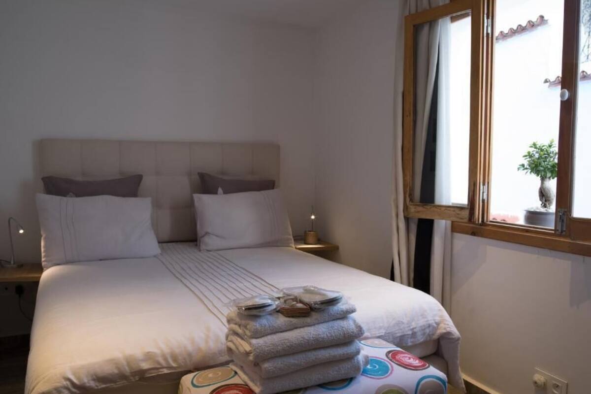 Standard Double Room | 1 bedroom, in-room safe, individually decorated, individually furnished