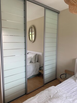 3 bedrooms, iron/ironing board, travel cot, WiFi