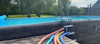 Lovely thatched cottage with pool, just 10 minutes from the glamour of Deauville