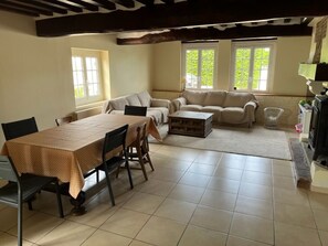 Smart TV, fireplace - Lovely thatched cottage with pool, just 10 minutes from the glamour of Deauville (Blonville-sur-Mer)