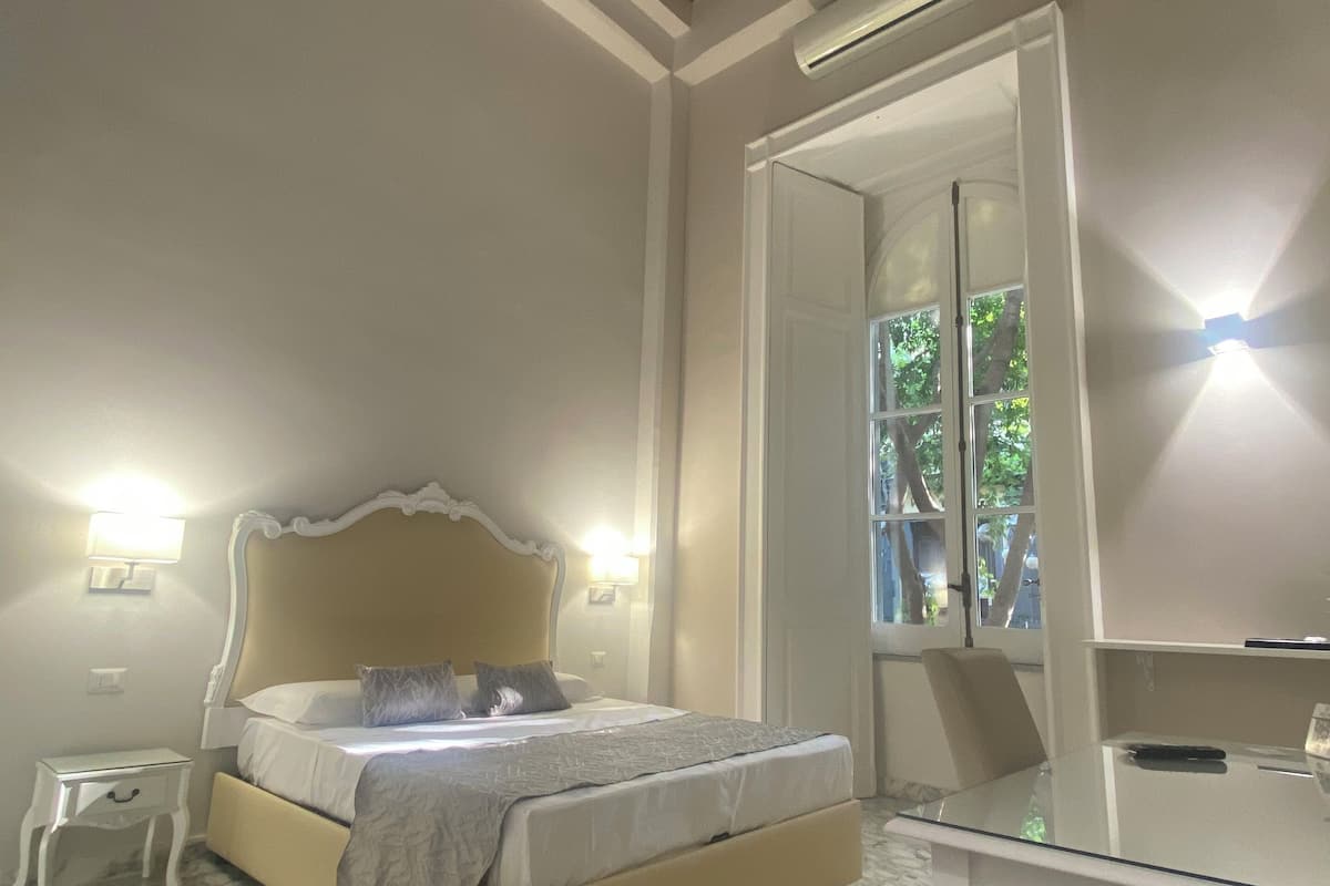 Habitación junior con 1 cama matrimonial o 2 individuales | 1 habitación, sábanas italianas Frette y ropa de cama de alta calidad