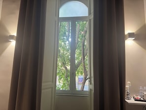 1 Schlafzimmer, italienische Bettbezüge von Frette