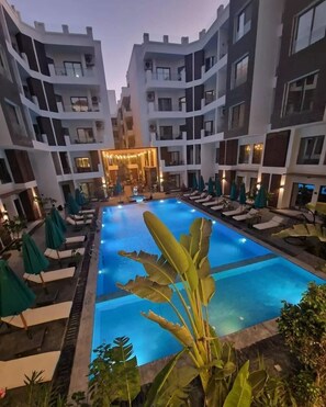 屋外プール、温水プール