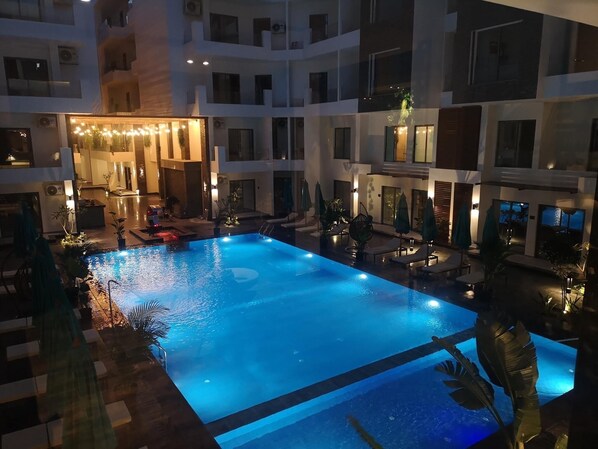 Piscina all'aperto, una piscina riscaldata