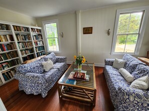 TV, fireplace, DVD player, table tennis