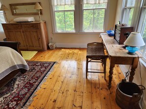 11 bedrooms, desk, iron/ironing board, bed sheets