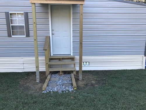 Family friendly, quiet neighborhood, 7 minutes from town. 20 minutes from Casino