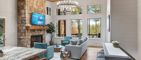 Smart TV, fireplace, ping pong, books