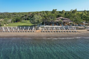 Playa privada, bar en la playa