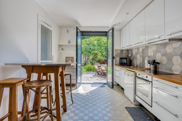 Microwave, oven, stovetop, dishwasher