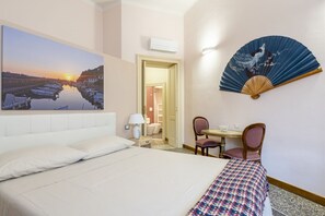 1 bedroom, bed sheets