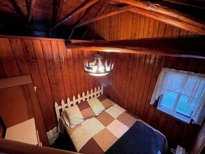 2 makuuhuonetta, silitysrauta/-lauta, ilmainen Wi-Fi, vuodevaatteet