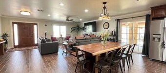 Beautiful quiet luxurious home with an amazing Desert view.