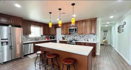 Beautiful quiet luxurious home with an amazing Desert view.