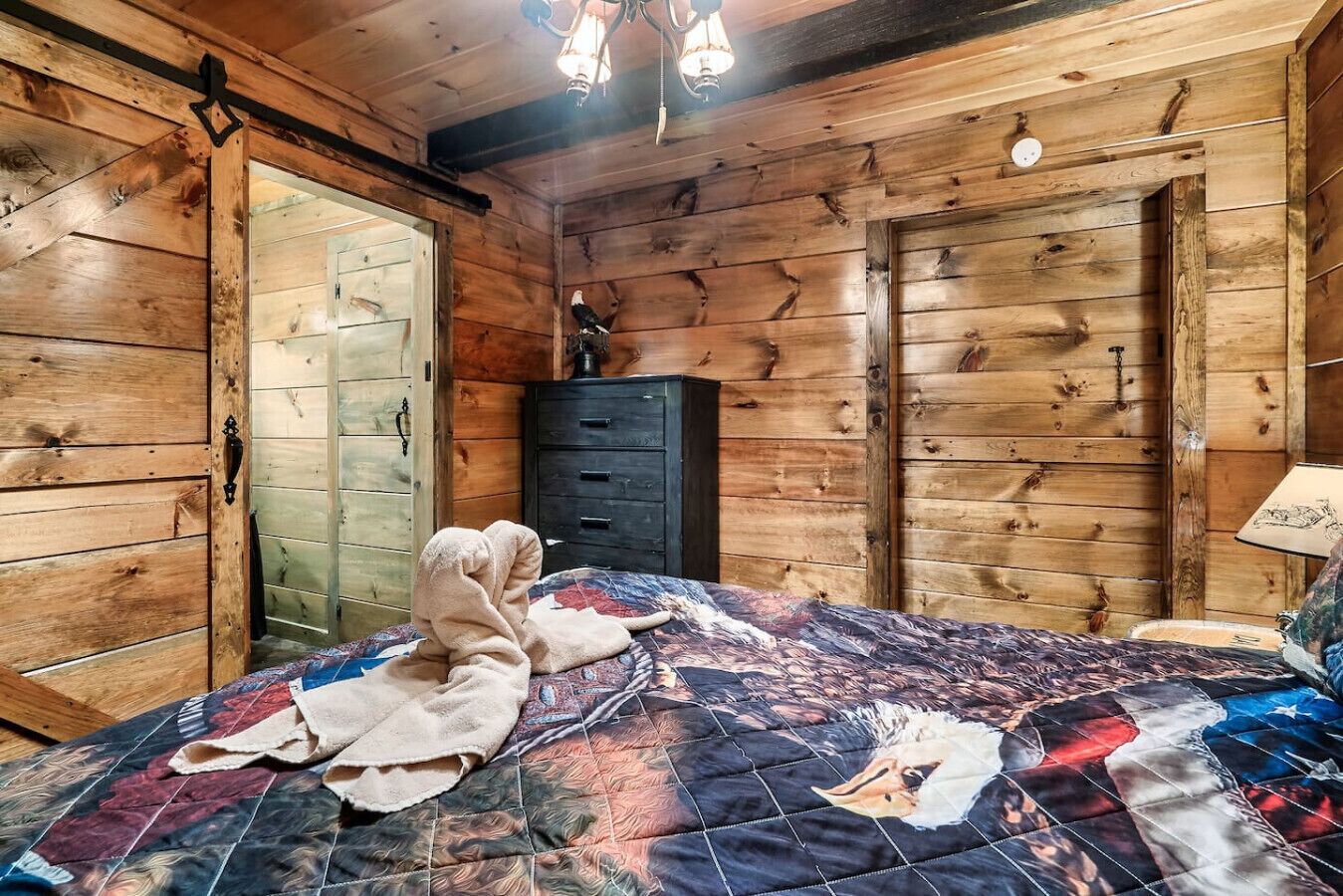 1 dormitorio, tabla de planchar con plancha, wifi gratis y ropa de cama