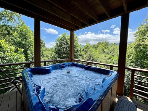 Panoramic Vista- Gatlinburg Hot Tub/ Pool Access