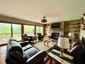 Smart-TV, Kamin, Videospiele, Stereoanlage