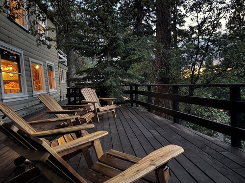 Historic 1940s Cabin in Green Vally Lake