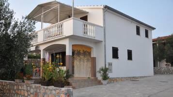 Apartment, Smoking | 2 bedrooms