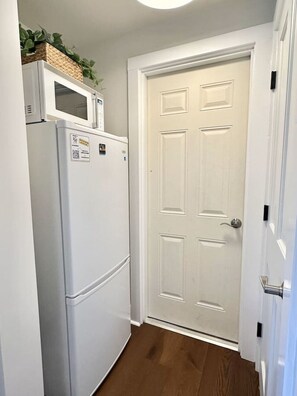 Unclassified image, 5 of 29, button