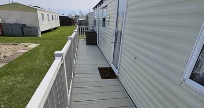 Ingoldmells - Caravan- Sleeps 8 - Seaside - Wi-Fi