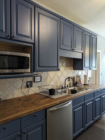 Cozy Cul-De-Sac Retreat designed for total comfort and rejuvenation