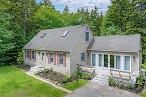 Exterior - Quiet Family & Pet Friendly Home! [Owls Nest] (Tremont)