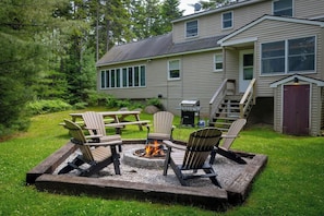 Outdoor dining - Quiet Family & Pet Friendly Home! [Owls Nest] (Tremont)