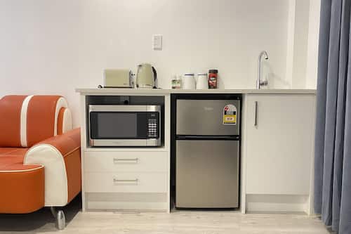 (Unit 3) Deluxe Townhome, 1 Bedroom | Premium bedding, individually decorated, laptop workspace, free WiFi