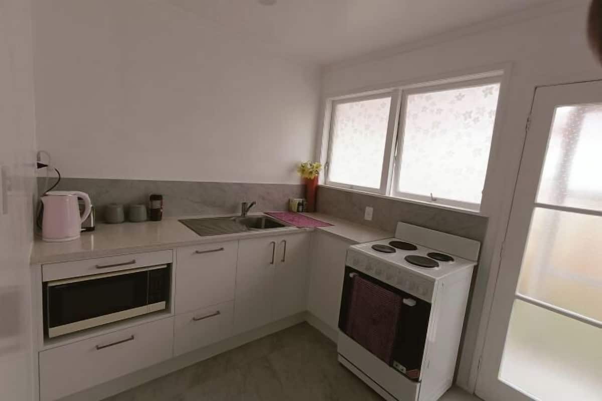 Cucina privata | Forno, piano cottura, bollitore elettrico, tostapane