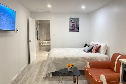 (Unit 3) Deluxe Townhome, 1 Bedroom