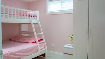 2 bedrooms, free WiFi, bed sheets