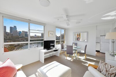 Harbourside 79 - Holiday special with Luna Park and Berry Bay views