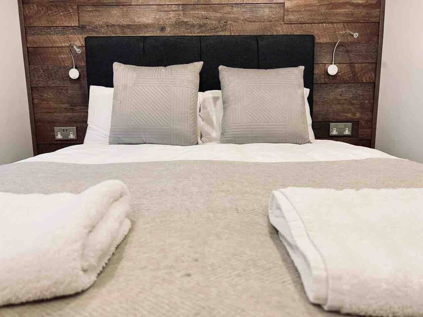 3 bedrooms, iron/ironing board, travel crib, free WiFi