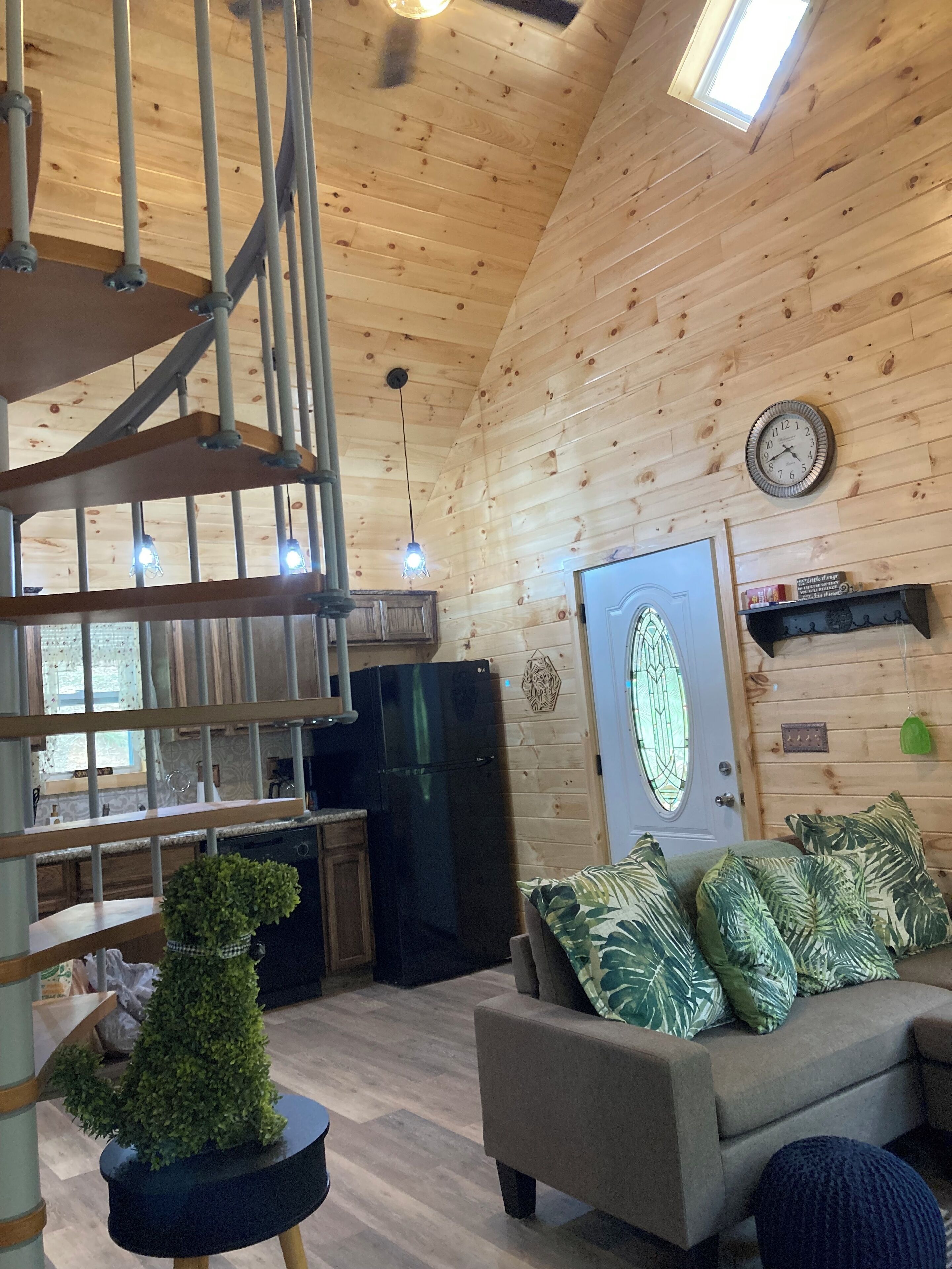 Smart-TV, peis og bøker