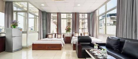 3 slaapkamers, een kluis op de kamer, een bureau