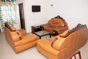 Comfort-Apartment | Wohnbereich | Flachbildfernseher