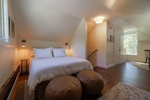 1 bedroom, iron/ironing board, travel cot, WiFi