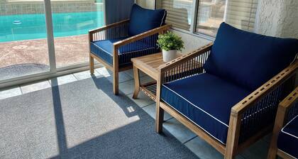 Game room, Kids wing, Dog Friendly, Heated Pool, 25ft Boat Parking.