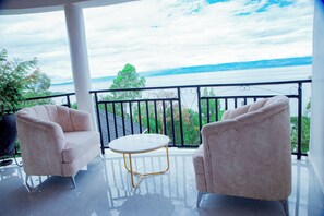 Family Room | Terrace/patio - KIGUFI HILL HOTEL (Nyayumba)
