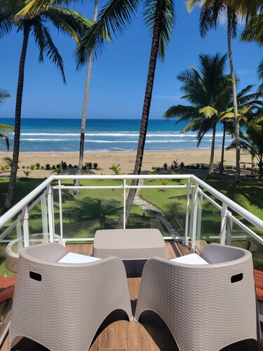 Cayenas Tropical Beach House