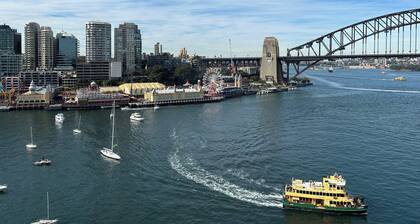 Harbourside 81 - Stunning Studio Apartment - Harbour Bridge & Opera House Views