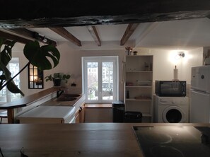 Réfrigérateur, four, plaque de cuisson, lave-vaisselle