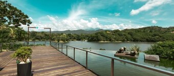 Shuiyang Yueming Holiday Hotel