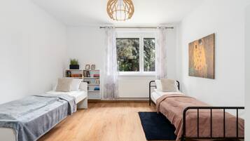 3 bedrooms, bed sheets