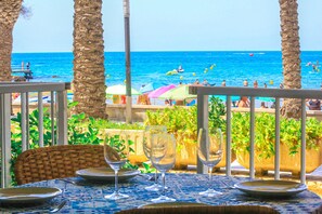Outdoor dining - BELLO HORIZONTE Apartment (Salou)